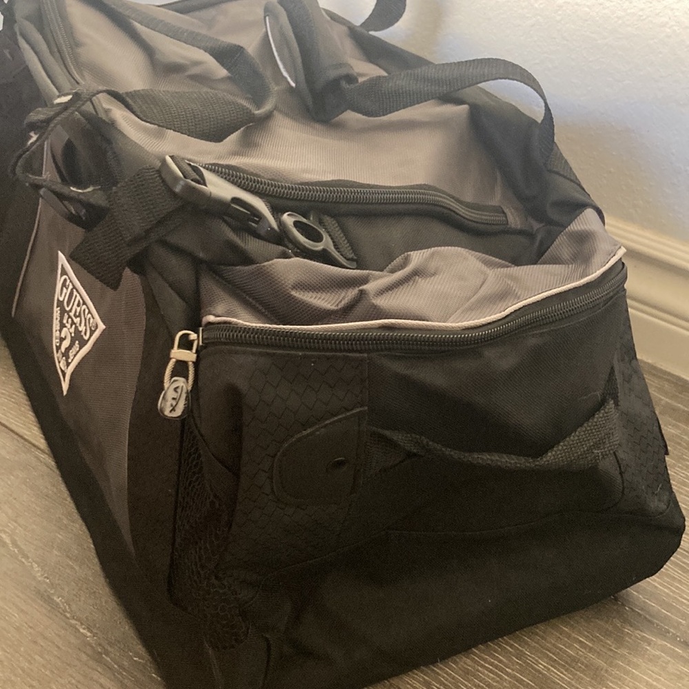 Guess Duffel bag - Picture 4 of 4